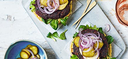 Roast beetroot burgers
