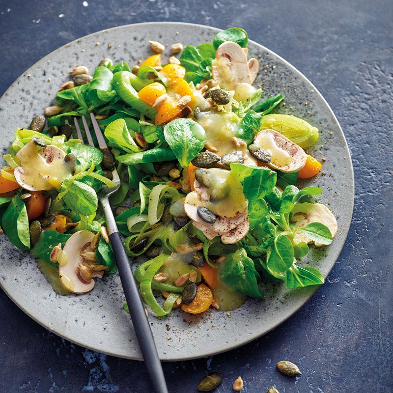 Nüsslisalat mit Kartoffeldressing