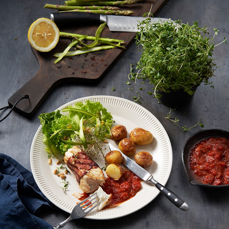 ViktVäktarna - Baconlindad marulk med grillad potatis och rödvinssås