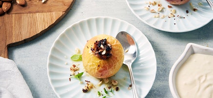 Helgrillat äpple med kanel- och mandelsmör