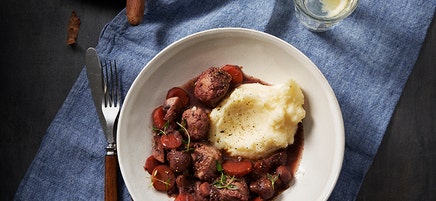 Coq au vin med kycklingbullar
