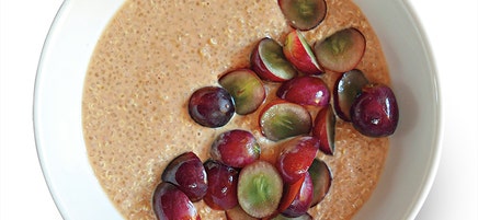 Hot cereal with peanut butter & grapes