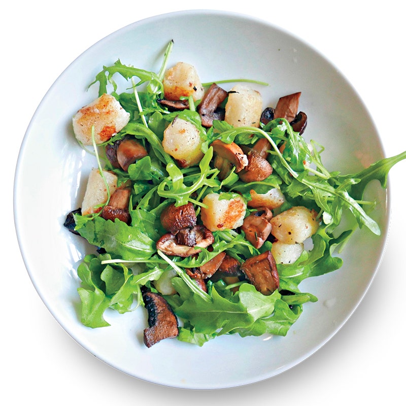Arugula-mushroom gnocchi toss