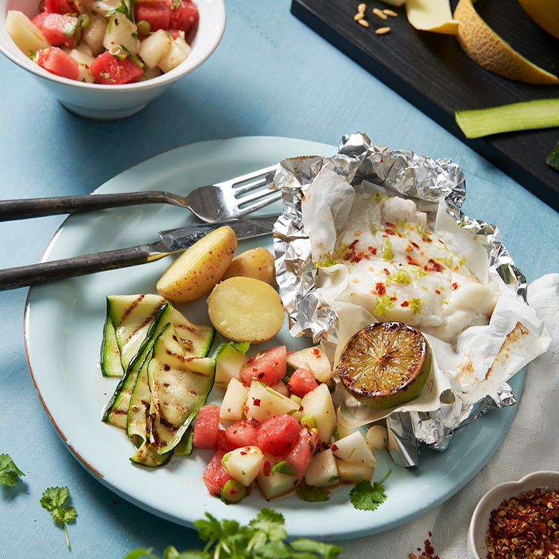 ViktVäktarna - Kolja i foliepaket med grillad zucchini och melonsalsa