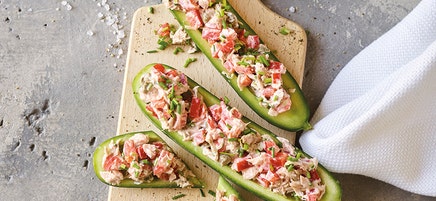 Komkommerbootjes met tonijnsalade