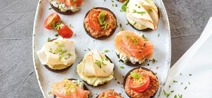 Roggebroodrondjes met drie verschillende toppings