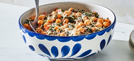 Saucy chickpeas with kale