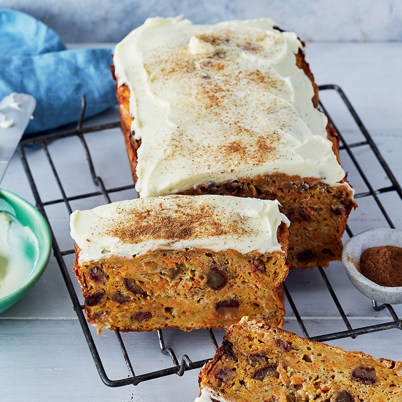 carrot cake loaf with cream cheese icing