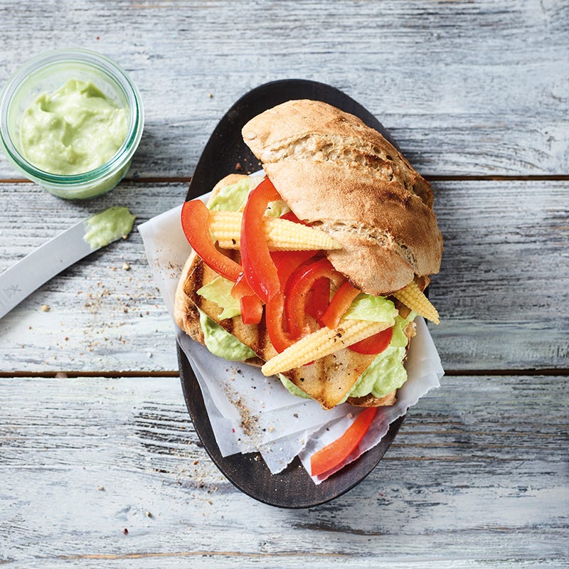 Foto van Pittige tofuburger met guacamole door WW
