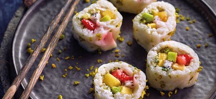 Sushi med vanilj, frukt och mandelpesto