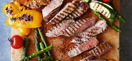 Faux-filet de boeuf et légumes grillés au barbecue