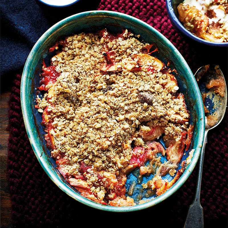 Apple and rhubarb crumble