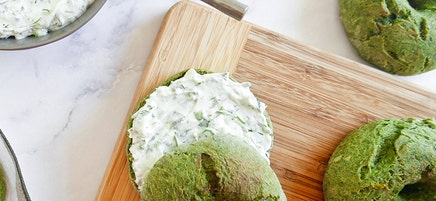 Små spenatbagels