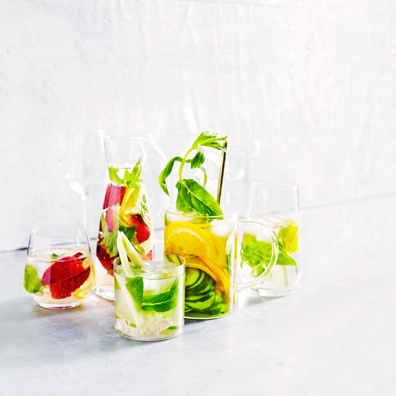 Foto van Water met aardbei, basilicum & citroen door WW