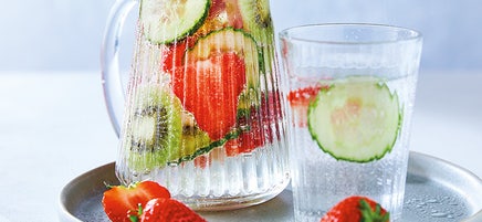 Erdbeer-Gurken-Wasser
