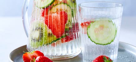 Eau fraise-concombre