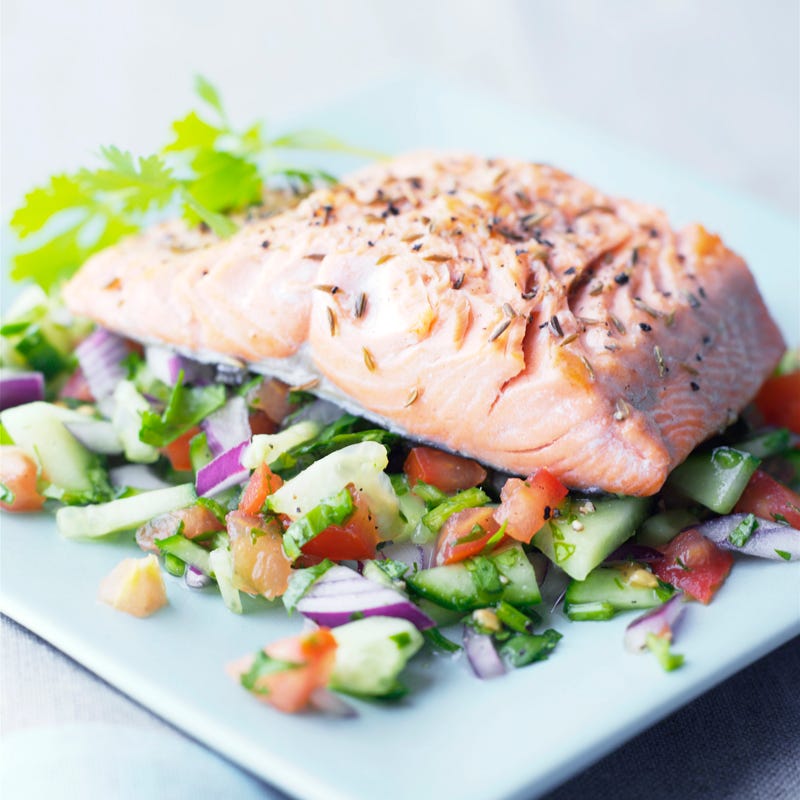 Lachsfilet mit Gurken-Relish