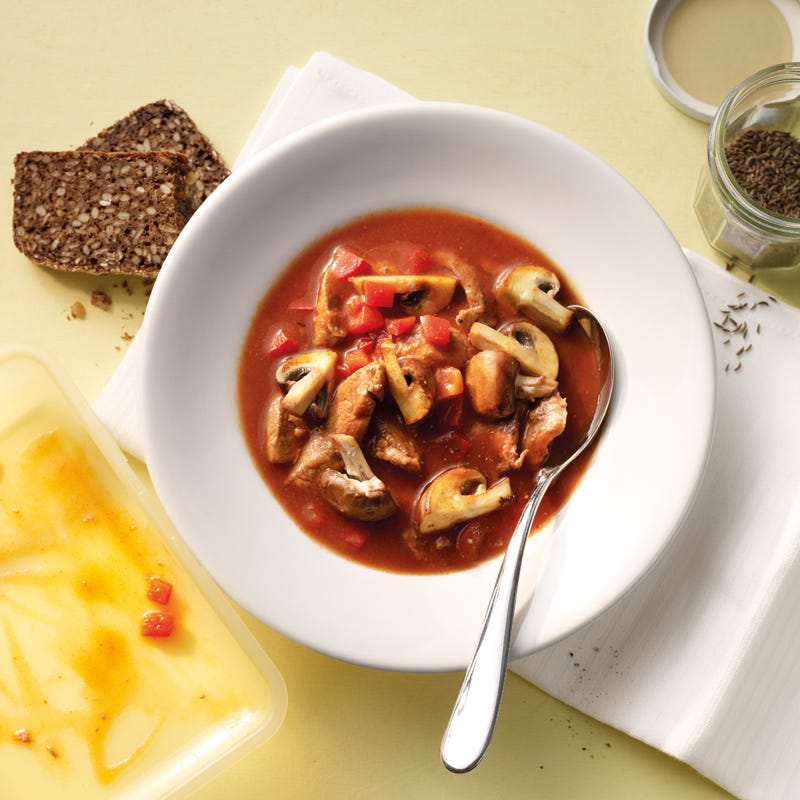 Gulaschsuppe mit Pilzen