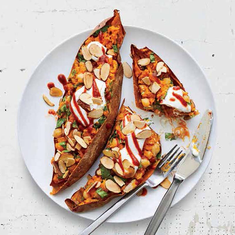 Stuffed sweet potatoes with spinach and chickpeas