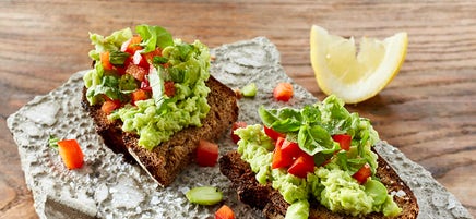 Edamame-Hummus-Crostini