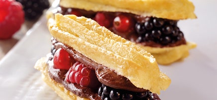 Waldfruchtéclairs mit Chocolate Mousse