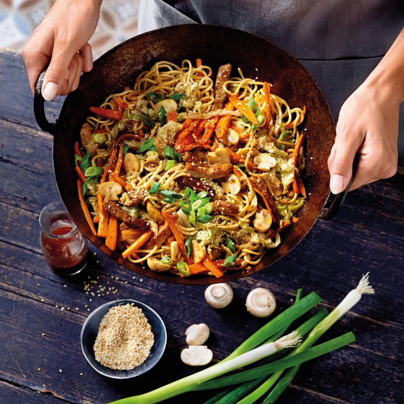 Foto van Oosters pannetje met Chinese mie door WW