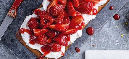 Strawberry syrup cake