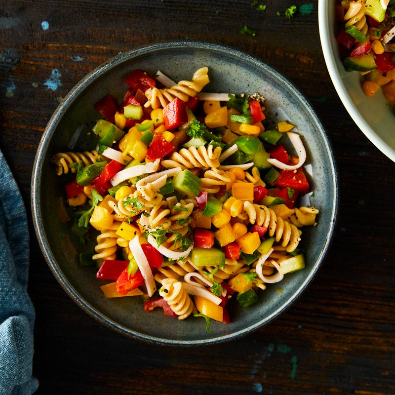 Kunterbunter Teigwarensalat