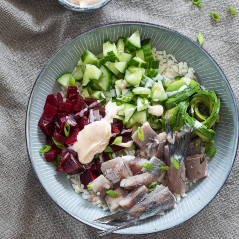 Foto van Miljuschka's poké bowl met haring en bloemkoolrijst door WW