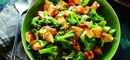 Sötstark kyckling- och broccoliwok