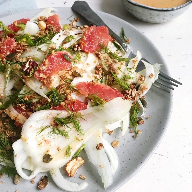 Foto van Grapefruit-venkelsalade met granola - WW Loves - Oot Granola door WW