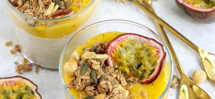 Overnight boekweit porridge met mango-passievrucht saus - WW Loves - Oot Granola