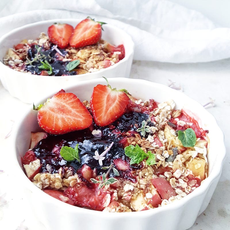 Foto van Appel-aardbeien crumble - WW Loves - Oot Granola door WW