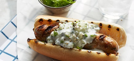 Grillad korv med tzatziki