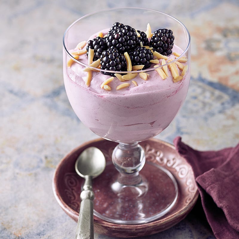 Joghurtmousse mit Beeren