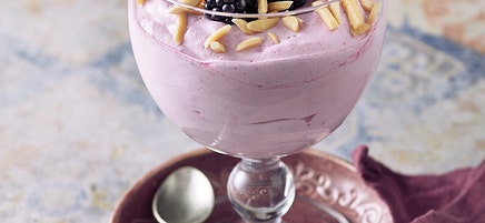 Mousse de yogourt aux fruits rouges
