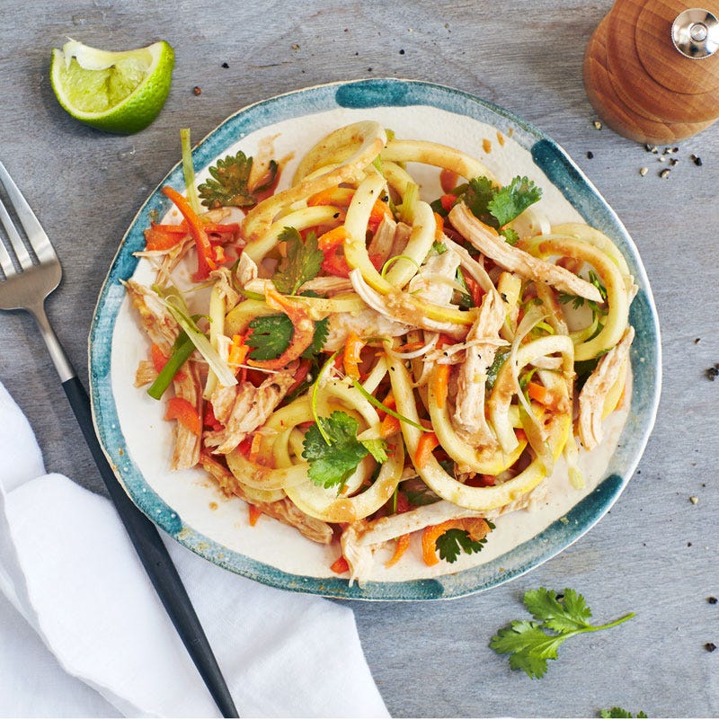 Photo de Nouilles de courge d’été au poulet et à la sauce aux arachides par WW