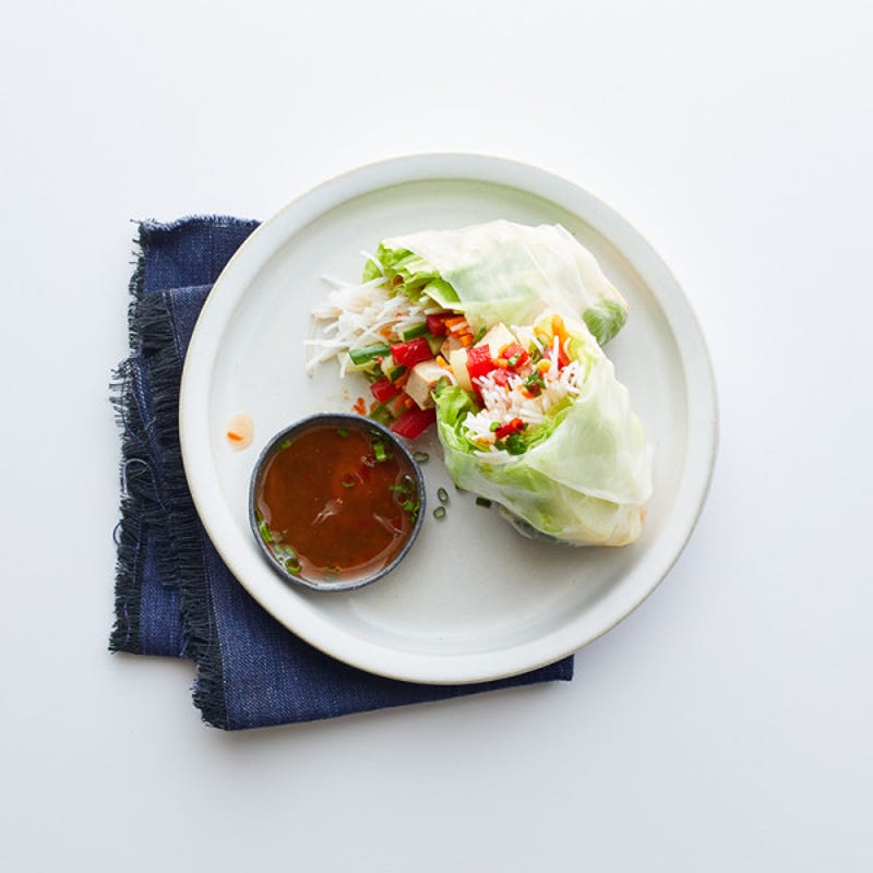 Photo de Rouleaux d’été frais avec trempette sucrée et épicée par WW