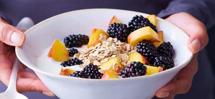 Nektarinen-Brombeer-Müesli