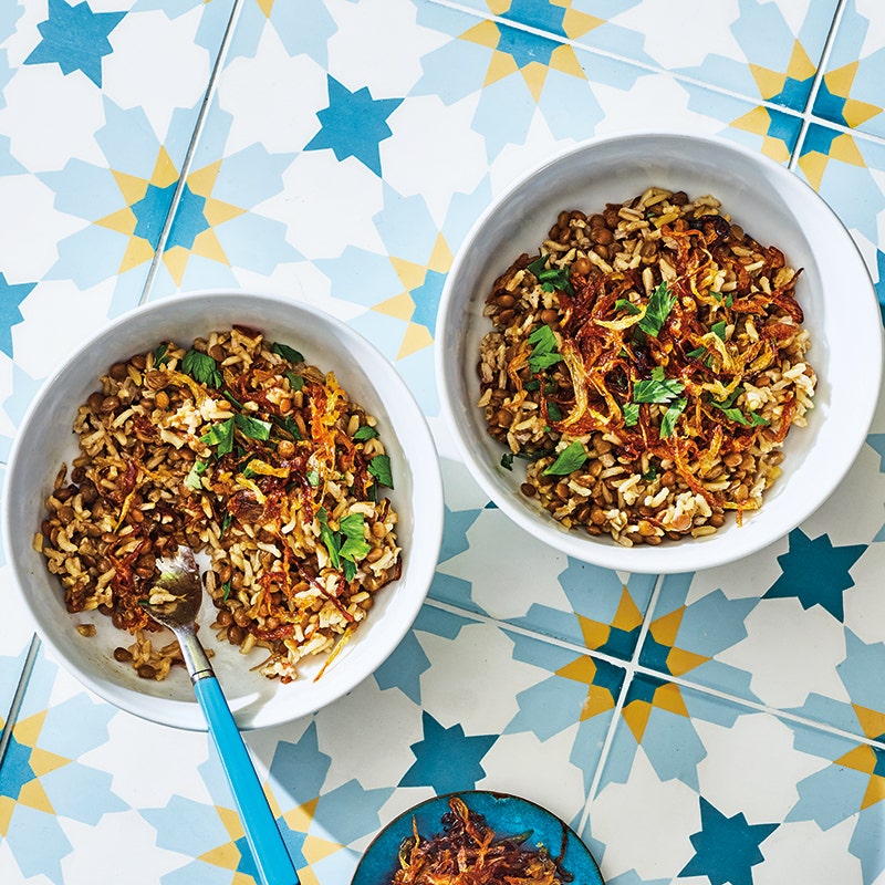 Mujadara (lentils topped with crispy caramelized onions)