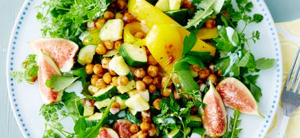 Wildkräutersalat mit Knusper-Kichererbsen