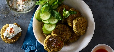 Ugnsbakad falafel med gurksås