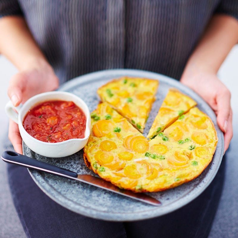 Karottentortilla mit fruchtiger Tomatensauce