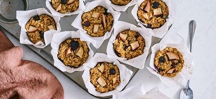 Apple and cinnamon oat cups