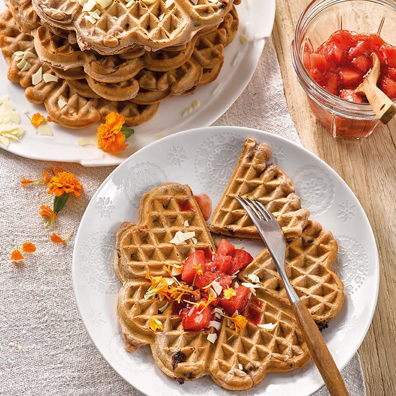 Schokowaffeln mit Erdbeerkompott