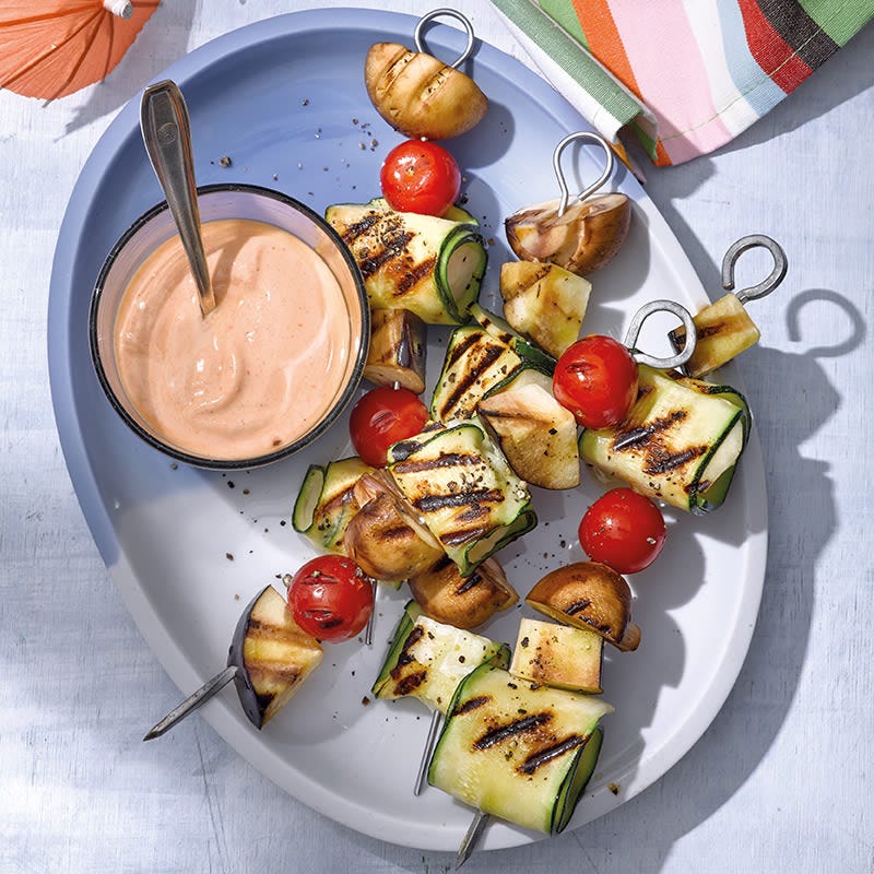 Gemüsespiesse mit Halloumi