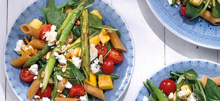 Salade de pâtes et d’asperges à la mangue