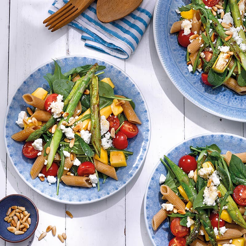 Teigwaren-Spargel-Salat mit Mango