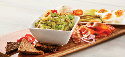 Plateau pain grillé et avocat aux piments forts - recette de trempette