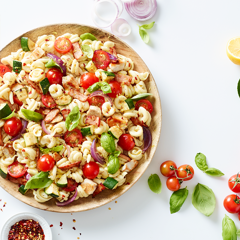 Lemony pasta with chicken and zucchini